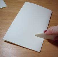 bookbinding-folding-bone-folder